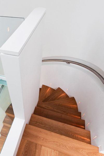 Linear Blanco De Faro Barcelona - Ilumina tu hogar con esta l&aacute;mpara LED empotrada de yeso y aluminio.