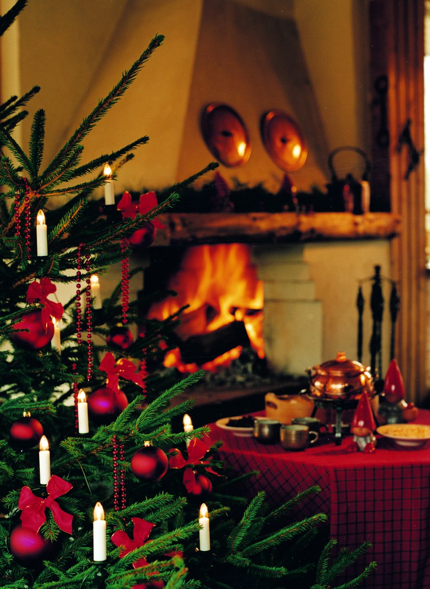 Julgransbelysning varmvit 16LED 7,5m Blanco De Konstsmide - Este cl&aacute;sico juego de luces navide&ntilde;as para &aacute;rbol, con 16 luces blancas, ba&ntilde;a el &aacute;rbol con un brillo c&aacute;lido y acogedor.