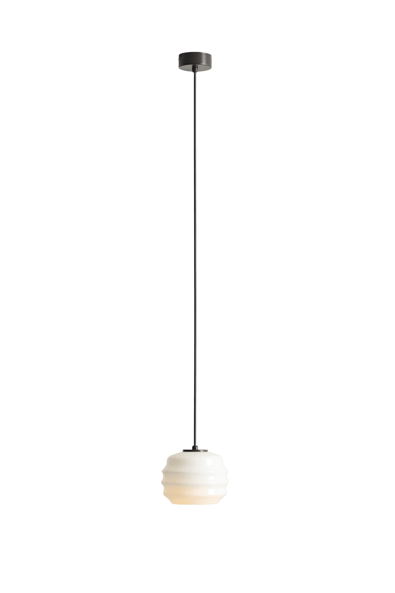 Puff Ø16 Marrón oscuro Lámpas de techo De Artera - Su pantalla decorativa de cristal opalino blanco cautiva con su forma curva, otorgándole un aspecto a la vez divertido y sofisticado.