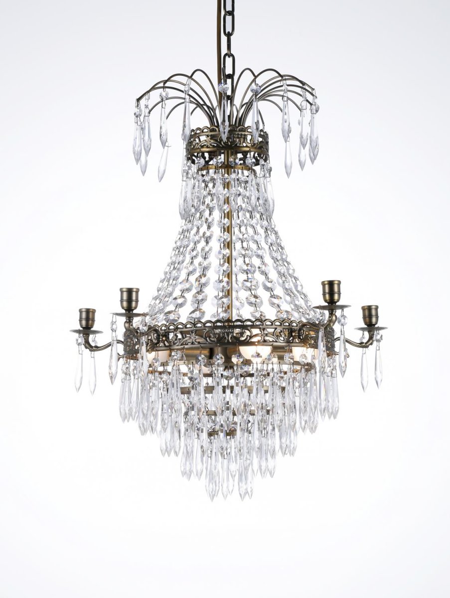 Empire Classic Ø50 Latón antiguo cristal De Norrsken Design - Esta encantadora l&aacute;mpara de ara&ntilde;a de cristal con acabado de lat&oacute;n antiguo es una combinaci&oacute;n perfecta de tradici&oacute;n y elegancia.