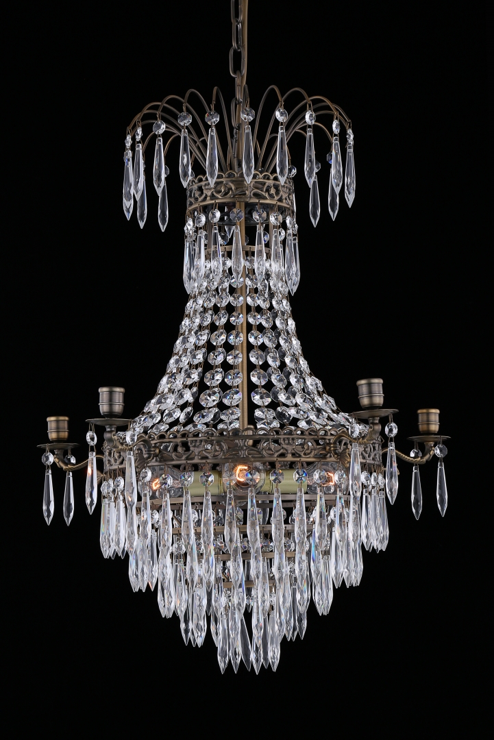 Empire Classic Ø50 Latón antiguo cristal De Norrsken Design - Esta encantadora l&aacute;mpara de ara&ntilde;a de cristal con acabado de lat&oacute;n antiguo es una combinaci&oacute;n perfecta de tradici&oacute;n y elegancia.