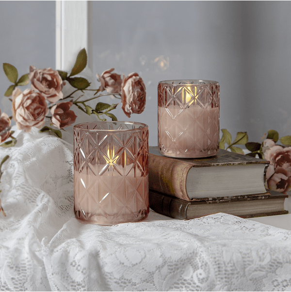 LED Vela Flamme Romb Rosa De Star Trading - Cuenta con temporizador (6 horas encendida, 18 horas apagada) y, en modo temporizador, ilumina durante aproximadamente 30 d&iacute;as con una hermosa y realista llama de luz blanca c&aacute;lida.