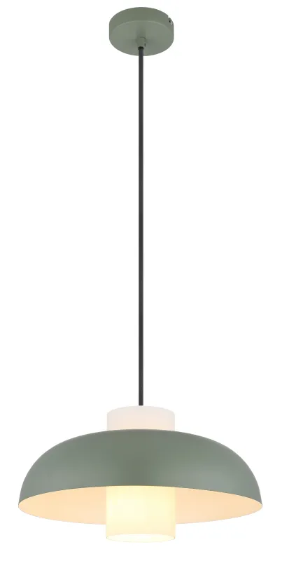 Lowe Ø38 Verde Lámpas de techo De Globo Lighting - Den runda sk&auml;rmen i matt gr&ouml;nf&auml;rgad metall ger ett elegant och tidl&ouml;st uttryck, medan den cylinderformade sk&auml;rmen i opalglas sprider ett mjukt och behagligt ljus.