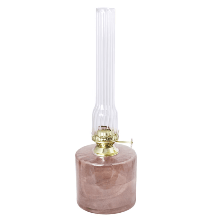 Kerosene lamp elvira big Rosa De Strömshaga - La l&aacute;mpara est&aacute; hecha de vidrio reciclado en un 50-60% y es compatible con la mecha con n&uacute;mero de art&iacute;culo 116210 y con los quemadores con n&uacute;mero de art&iacute;culo 139420G o 121810G.