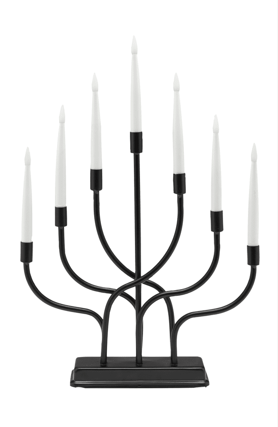 Stina Negro De Pixie Design - El candelabro funciona con 2 pilas AA (no incluidas), lo que lo hace f&aacute;cil de colocar y vers&aacute;til.