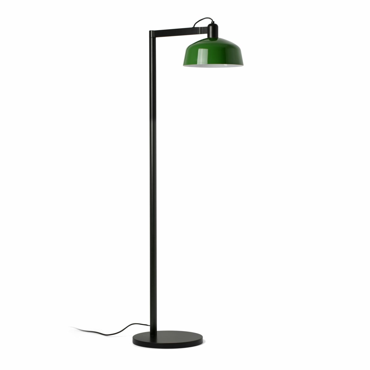 Tatawin Verde lámpara de pie De Faro Barcelona - Tatawin es una l&aacute;mpara de pie con estructura negra y pantalla met&aacute;lica verde que proporciona una luz focalizada.