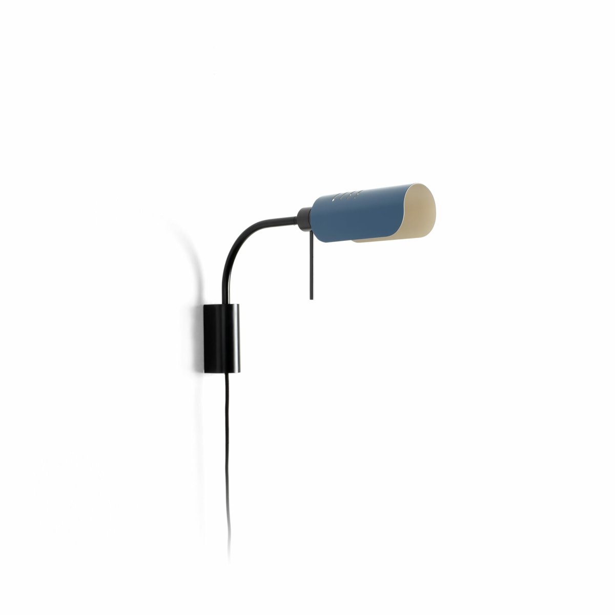 Martinica 47cm Azul lámpara de lectura De Faro Barcelona - Martinica es una l&aacute;mpara de pared con brazo ajustable y luz de lectura de estilo cl&aacute;sico y geom&eacute;trico.