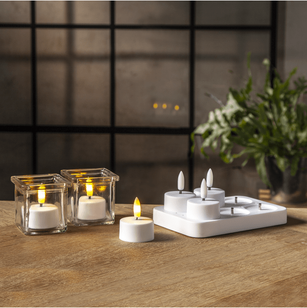 LED Vela Tipo Tealight Pack De 6 Flamme Charge Set Blanco De Star Trading - La base de carga incluida tambi&eacute;n cuenta con un cable de 80 cm con puertos USB-A y USB-C que se pueden conectar f&aacute;cilmente a un adaptador de 5 V (no incluido).