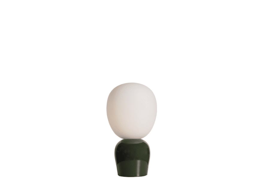 Buddy 34cm Verde lámpara de mesa De Belid - Con su luz uniforme y su sofisticado dise&ntilde;o, Buddy se integra armoniosamente en cualquier hogar: una compa&ntilde;era que irradia luz y car&aacute;cter durante generaciones.