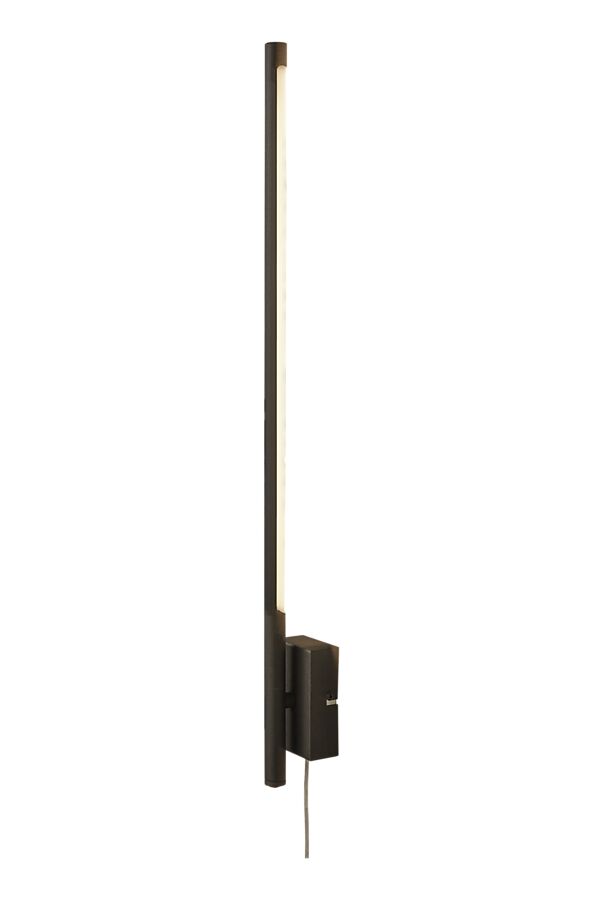 Stecco 65cm Negro lámpara de pared De Aneta Lighting - La lámpara de pared STECCO, fabricada en metal lacado en negro, se adapta tanto a paredes estrechas como a otras ligeramente más grandes.