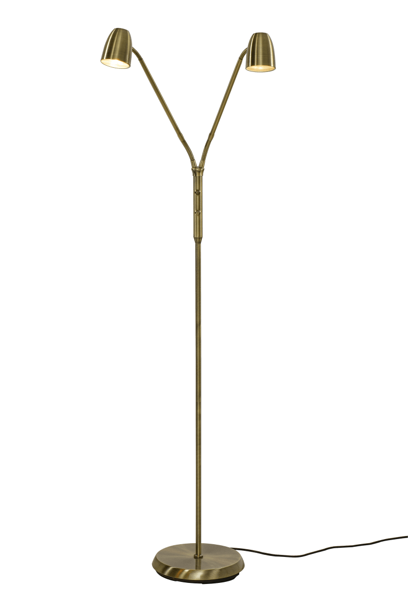 Sandnes 2 Latón antiguo lámpara de pie De Aneta Lighting - Con dos brazos flexibles, es perfecta como l&aacute;mpara de lectura y tiene dos interruptores de encendido separados con regulador de intensidad integrado, lo que permite ajustar el brillo seg&uacute;n sea necesario.