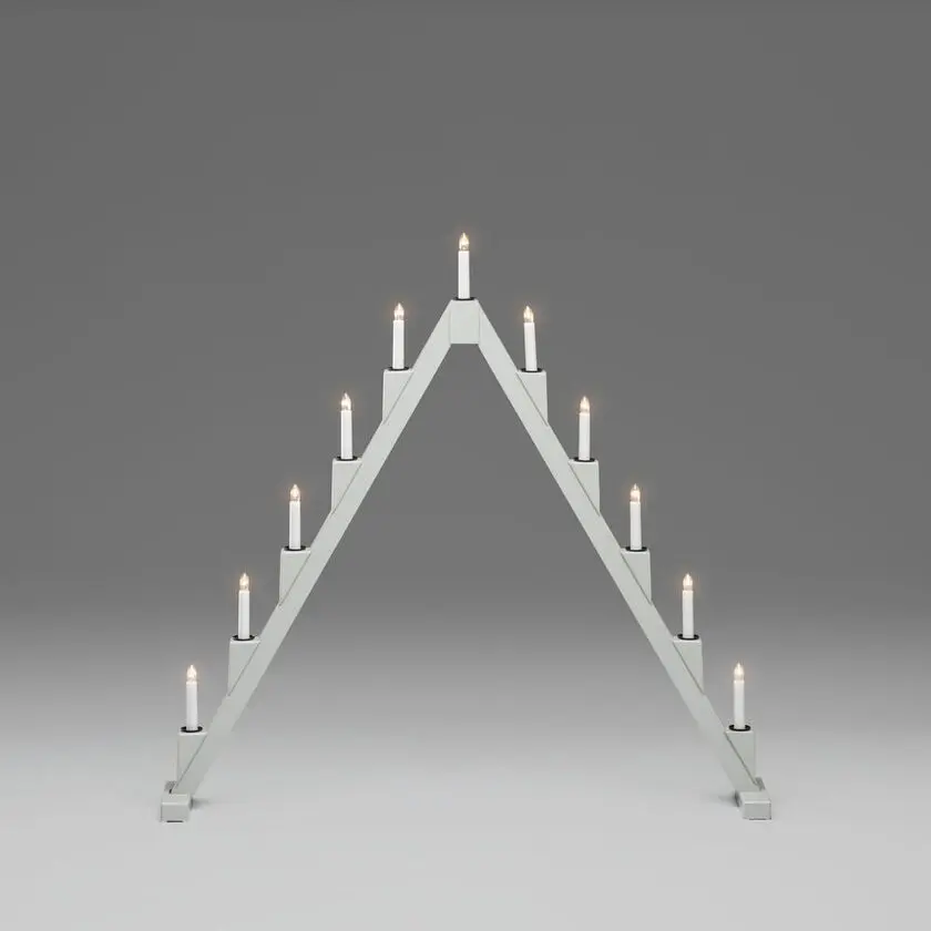 Candelabra 11 Lights Gris De Konstsmide - Candelabro el&eacute;ctrico plegable con 11 velas, fabricado en madera lacada en gris, decorado con anillos negros alrededor de cada vela para un toque elegante.