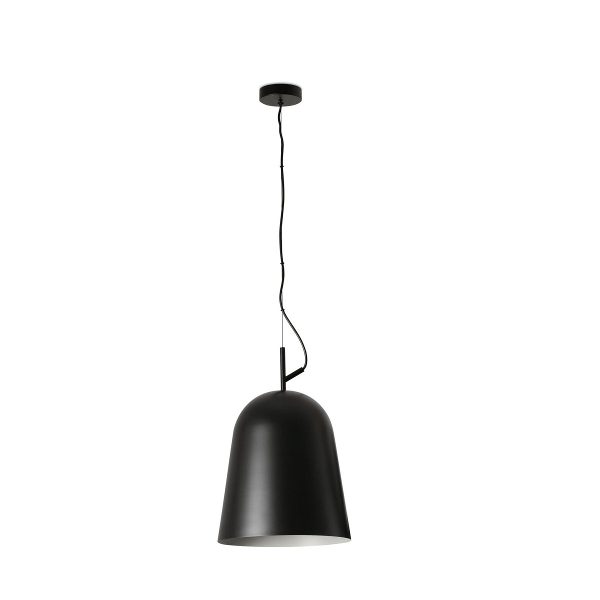 Imagen ampliada de Studio Ø30 Negro Lámpas de techo De Faro Barcelona - Studio es una elegante l&aacute;mpara colgante negra dise&ntilde;ada por Nahtrang, inspirada en las l&iacute;neas cl&aacute;sicas de los a&ntilde;os 50: una est&eacute;tica atemporal con un toque vintage moderno.