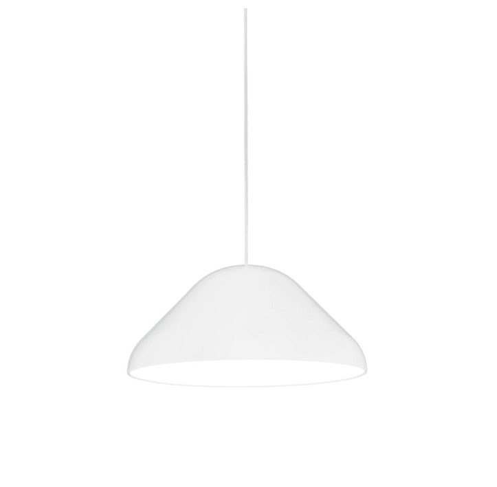Enna Ø43 Blanco Lámpas de techo De Airam - La lámpara colgante Enna, grande y redondeada, es adecuada para muchos estilos de diseño de interiores y como lámpara de mesa de comedor.