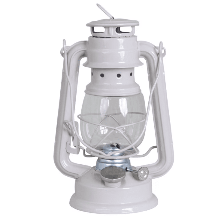 Storm Lantern small Beige De Strömshaga - Una linterna de dise&ntilde;o cl&aacute;sico que encaja perfectamente en la casa de vacaciones, en la terraza o en el jard&iacute;n.