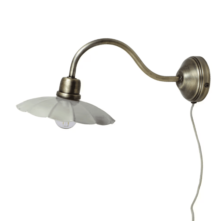 Gustav Ø20 Latón antiguo/menta lámpara de pared De Strömshaga - La l&aacute;mpara incluye un cable textil beige de 1,5 m de largo, interruptor y enchufe.