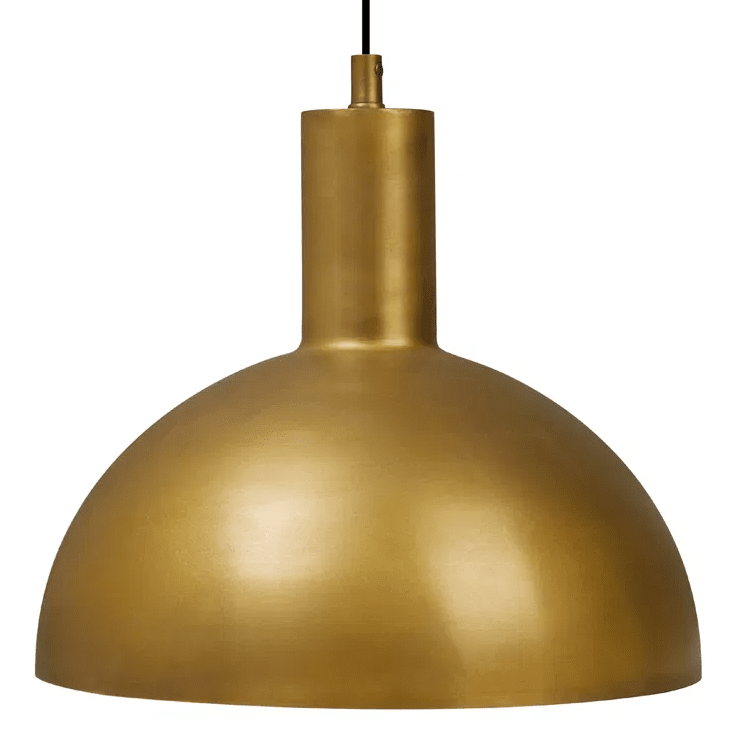 Mid Ø25 Latón crudo Lámpas de techo De H. Skjalm P - Esta versión más grande de la clásica lámpara colgante de cocina es perfecta para cocinas y comedores, donde proporciona una luz generosa y un ambiente acogedor.