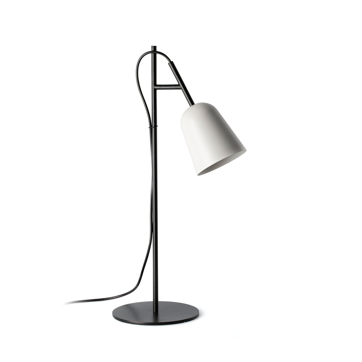 Studio 55cm Blanco lámpara de escritorio De Faro Barcelona - Studio es una elegante l&aacute;mpara de mesa de Nahtrang, inspirada en el ic&oacute;nico dise&ntilde;o de los a&ntilde;os 50, reinterpretada con simplicidad moderna.