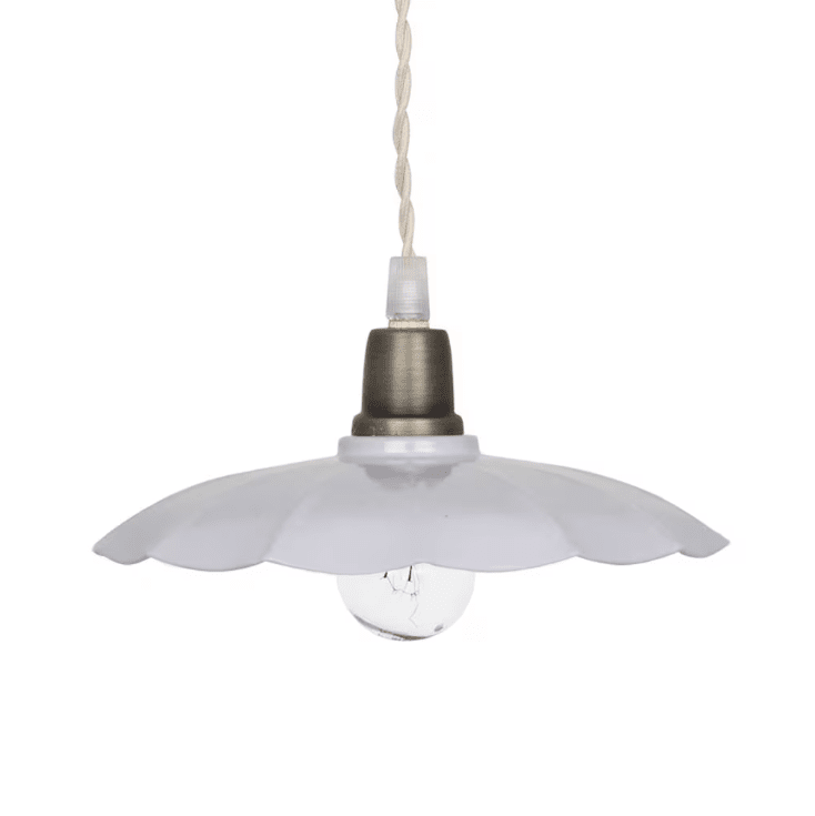 Gustav Ø20 Gris lámpara de ventana De Strömshaga - Una elegante l&aacute;mpara de techo, peque&ntilde;a y delgada, que encaja perfectamente encima de una mesa de cocina, en una ventana o en un dormitorio.