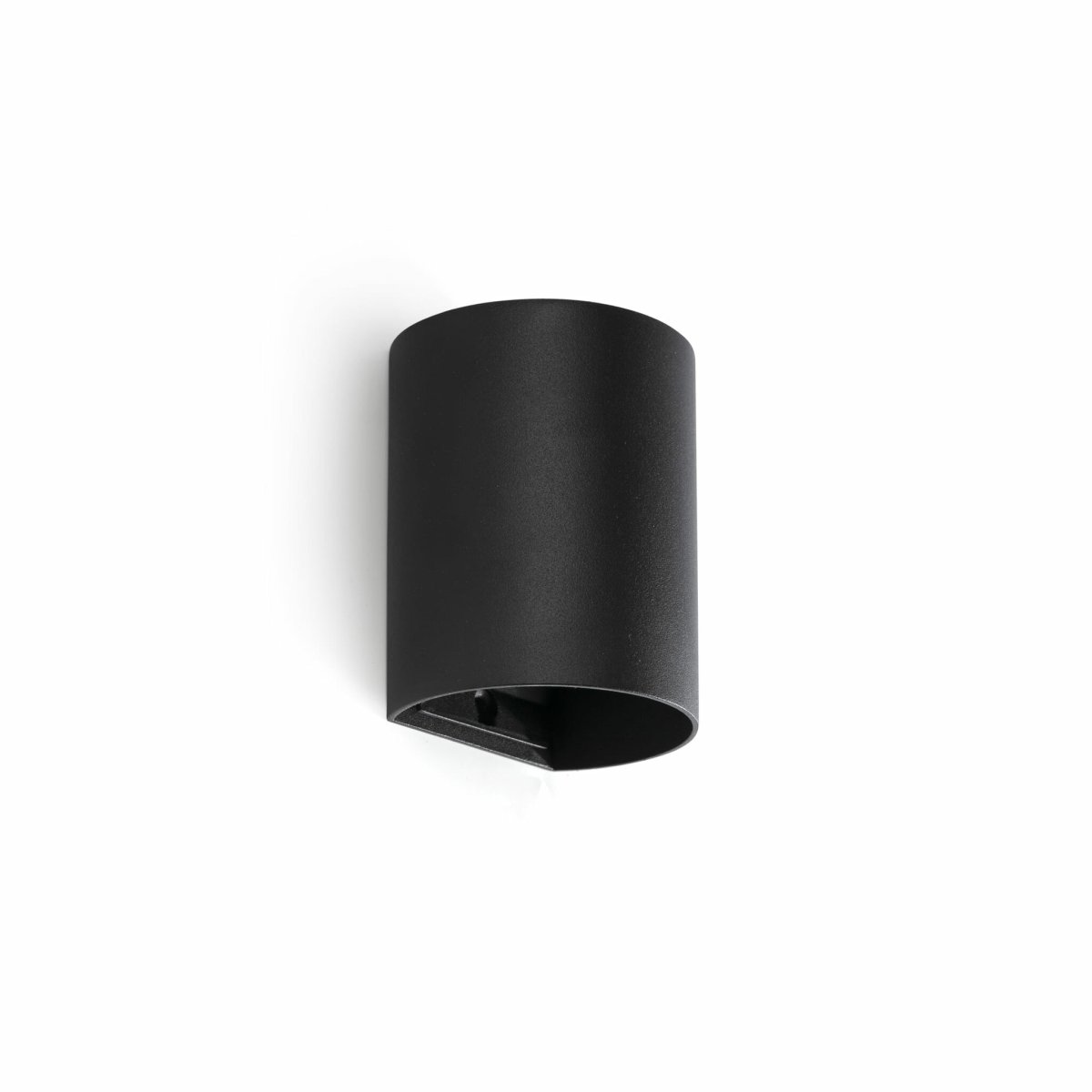 Sole 10cm Negro lámpara de pared De Faro Barcelona - Disponible en dos tama&ntilde;os y con distribuci&oacute;n de luz unilateral o bilateral, es ideal para pasillos, escaleras y espacios reducidos.