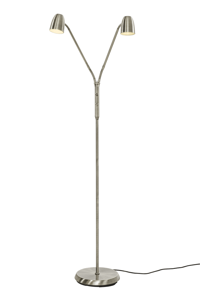 Sandnes 2 Acero lámpara de pie De Aneta Lighting - Con dos brazos flexibles, es perfecta como l&aacute;mpara de lectura y tiene dos interruptores de encendido separados con regulador de intensidad integrado, lo que permite ajustar el brillo seg&uacute;n sea necesario.