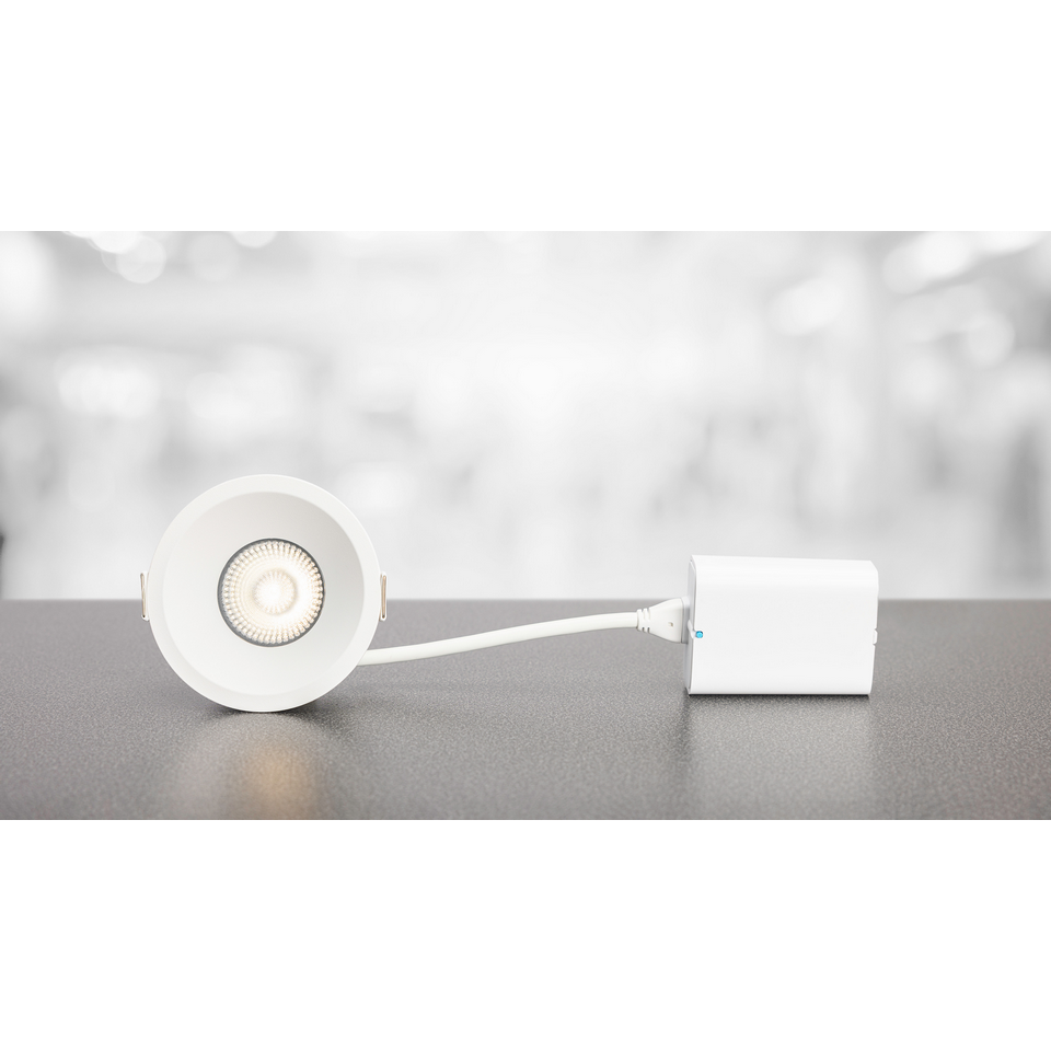 Downlight DWN-02 6P Blanco De Plejd - La DWN-02 tiene una temperatura de color ajustable y puede configurarse a una temperatura fija o atenuarse a blanco c&aacute;lido.