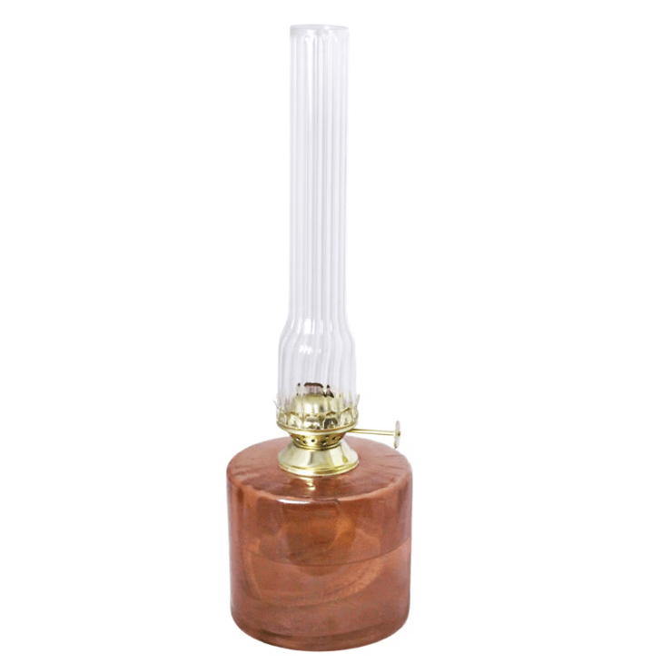 Kerosene lamp elvira big Marrón De Strömshaga - La l&aacute;mpara est&aacute; hecha de vidrio reciclado en un 50-60% y es compatible con la mecha con n&uacute;mero de art&iacute;culo 116210 y con los quemadores con n&uacute;mero de art&iacute;culo 139420G o 121810G.