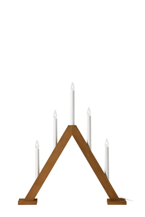 Ariele 5L mancha marrón De Markslöjd - Ariele es un elegante portavelas de Adviento de cinco brazos, fabricado en madera te&ntilde;ida de marr&oacute;n claro con cinco velas blancas.