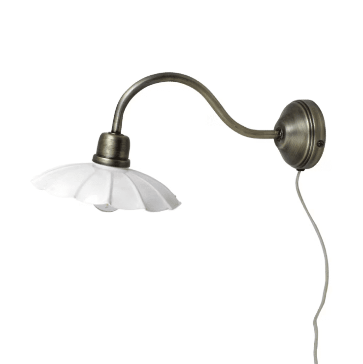 Gustav Ø20 Latón blanco/antiguo lámpara de pared De Strömshaga - La l&aacute;mpara incluye un cable textil beige de 1,5 m de largo, interruptor y enchufe.