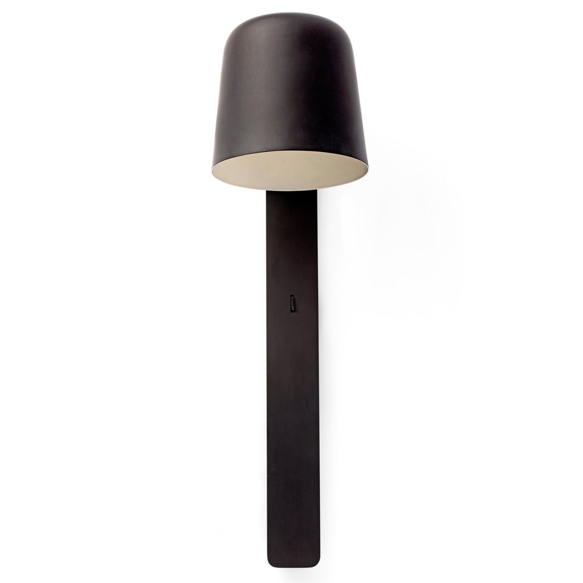 Tila 46cm Negro lámpara de lectura De Faro Barcelona - Su estructura de acero negro de estilo n&oacute;rdico no solo alberga una fuente de luz de ajuste continuo, sino que tambi&eacute;n sirve como pr&aacute;ctico estante para libros o revistas.