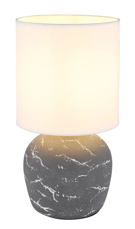Marble 30cm Gris lámpara de mesa De Globo Lighting - Marble &auml;r b&aring;de en funktionell belysning och en stilfull inredningsdetalj som ger ditt hem en elegant touch.