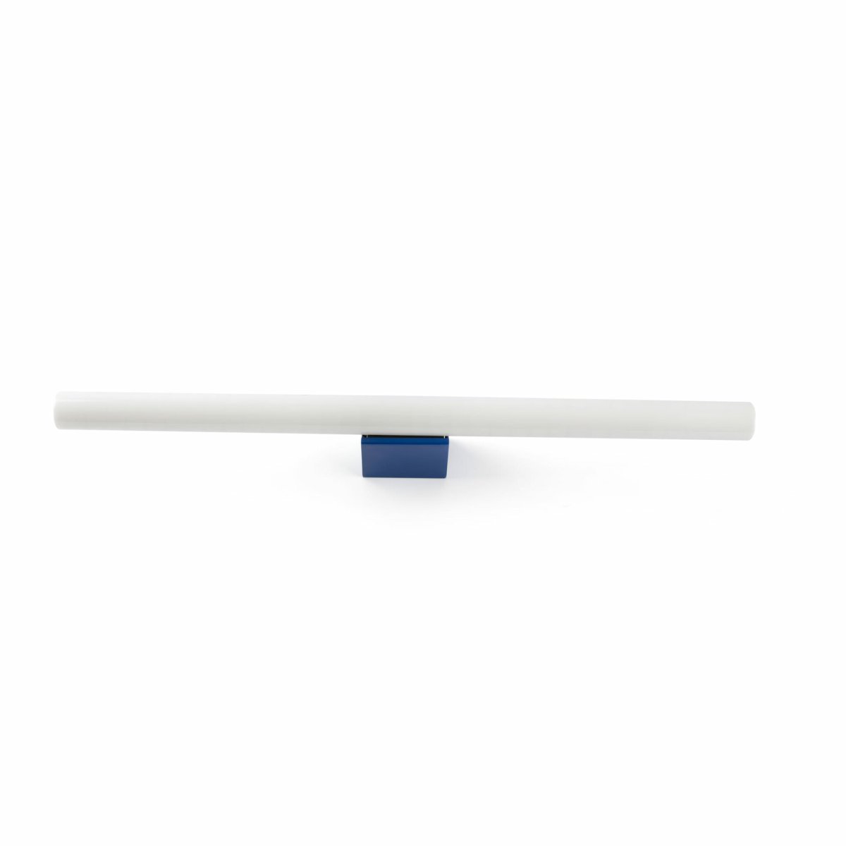 Calma 50cm Azul lámpara de baño De Faro Barcelona - Calma es una l&aacute;mpara de pared azul ideal para la iluminaci&oacute;n general de cocinas, pasillos o zonas de paso.