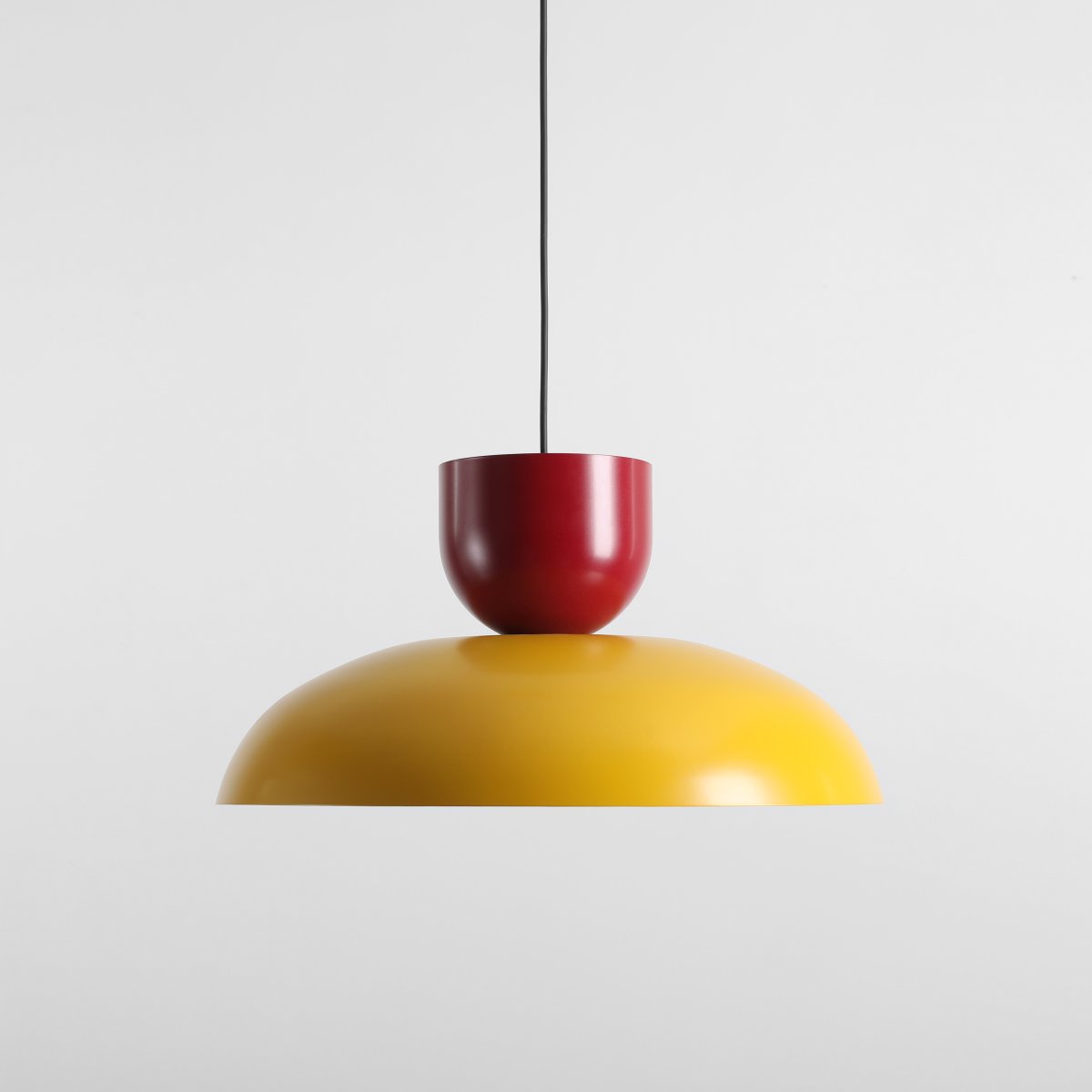 Ella Ø47 Amarillo/rojo Lámpas de techo De Artera - Proporciona una iluminación agradable y es ideal para colocar sobre una mesa de comedor, en la sala de estar o en un pasillo.