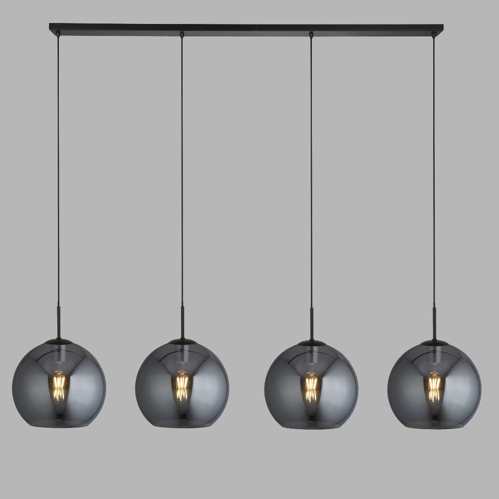 Amsterdam 175cm Negro Lámpas de techo De Searchlight - La lámpara colgante Amsterdam con cuatro fuentes de luz tiene un acabado negro mate y grandes pantallas de cristal ahumado con la parte inferior abierta.