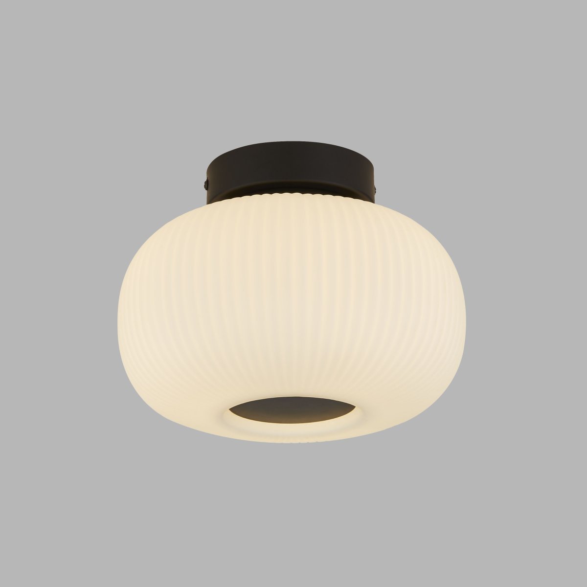 Lumina Ø24 Negro plafón De Searchlight - La l&aacute;mpara de techo Lumina queda igual de bien en pasillos, oficinas, cocinas y salas de estar.