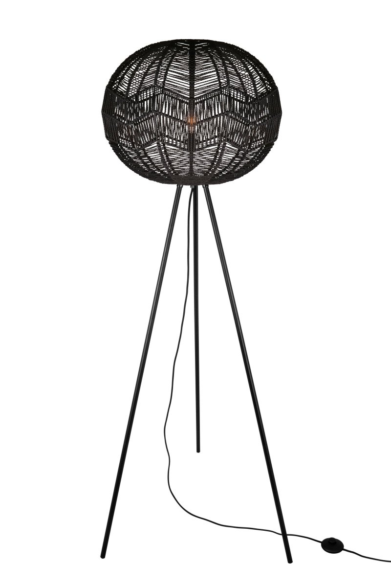 Missy Negro lámpara de pie De Globen Lighting - La lámpara tiene un cable textil negro de 200 cm de largo con interruptor.