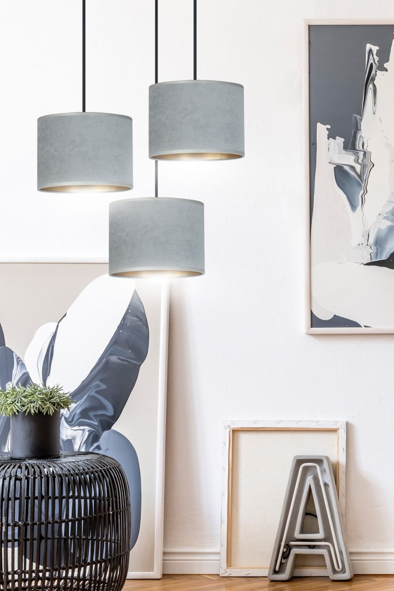 Hilde Ø50 Gris Lámpas de techo De Emibig Lighting - La construcci&oacute;n simple y la elegante combinaci&oacute;n de colores hacen de Hilde una opci&oacute;n vers&aacute;til que se adapta a muchas habitaciones y estilos diferentes.