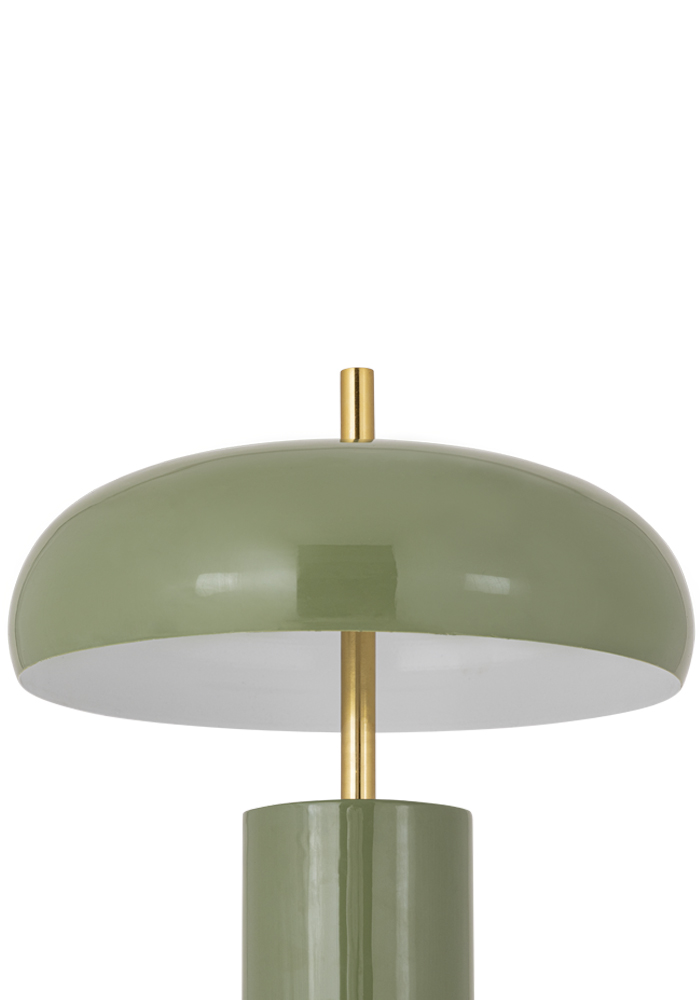 Lex 40cm Verde lámpara de mesa De Alde & Lind - La pantalla ancha y redondeada proporciona una luz agradable dirigida hacia abajo y está forrada en blanco en su interior para una distribución óptima de la luz.