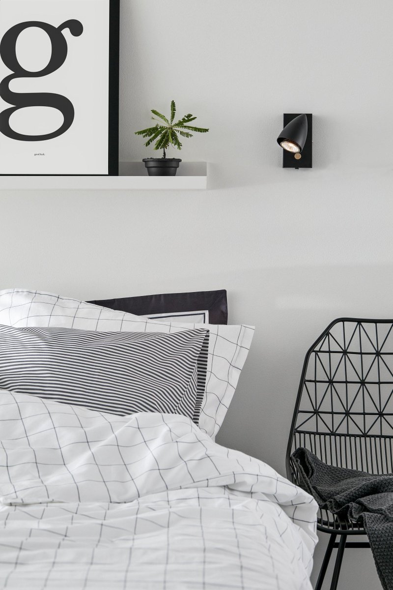 Ciro Negro lámpara de lectura De Markslöjd - Regulador de intensidad disponible en&aring; Placa de pared para regular la intensidad de la luz.