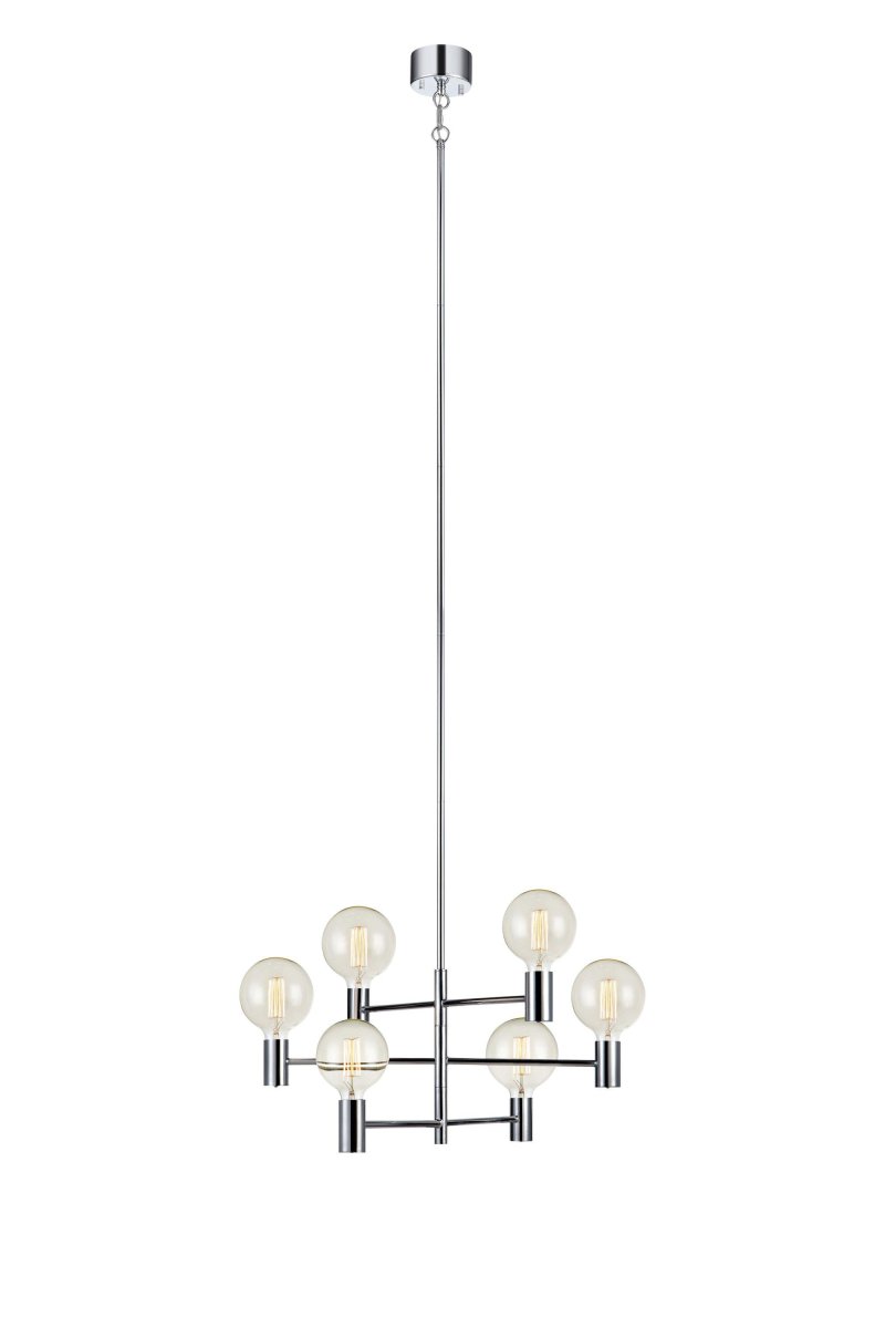 Capital Ø62 Cromo Lámpas de techo De Markslöjd - Los seis brazos a diferentes alturas hechos de metal color cromado crean un aspecto elegante y atemporal que encaja perfectamente tanto en la sala de estar como en el comedor.
