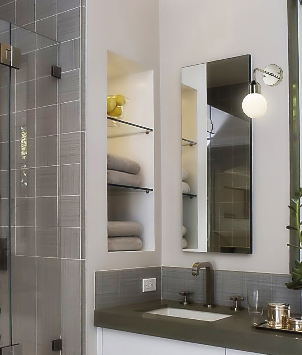 Florens Ø12 Cromo lámpara de baño De Aneta Lighting - Perfecta para instalar sobre un espejo o en pareja a ambos lados para una iluminación uniforme y funcional.