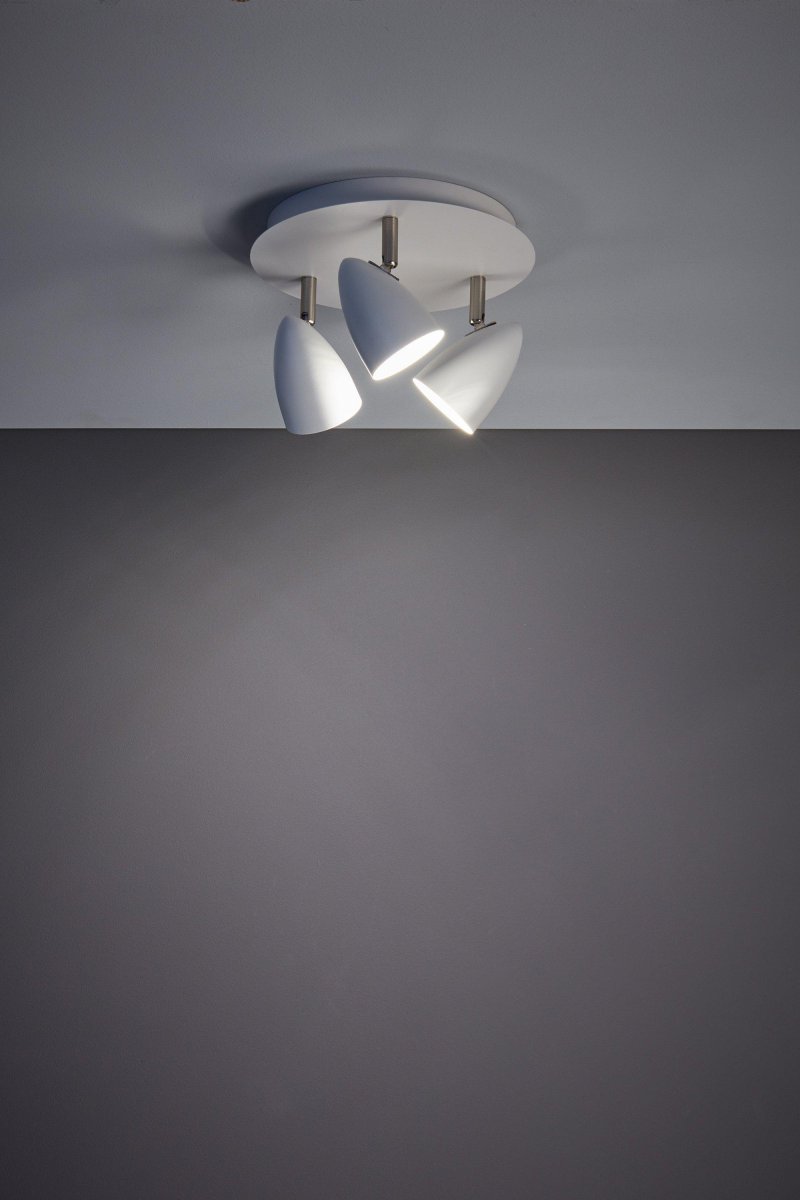 Ciro 3 Blanco foco de techo De Markslöjd - El acabado blanco y los cabezales c&oacute;nicos y simples crean un aspecto fresco y minimalista, lo que hace que la l&aacute;mpara sea perfecta para cocinas, pasillos o espacios de trabajo.