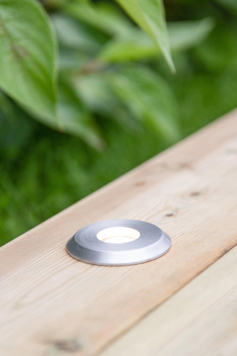 Foco Empotrado Para Terraza 3W Aluminio Garden 24 De Markslöjd - Garden 24 tiene un grado de protecci&oacute;n IP44 y es adecuado para iluminaci&oacute;n de jardines y exteriores que podr&aacute;s instalar f&aacute;cilmente.