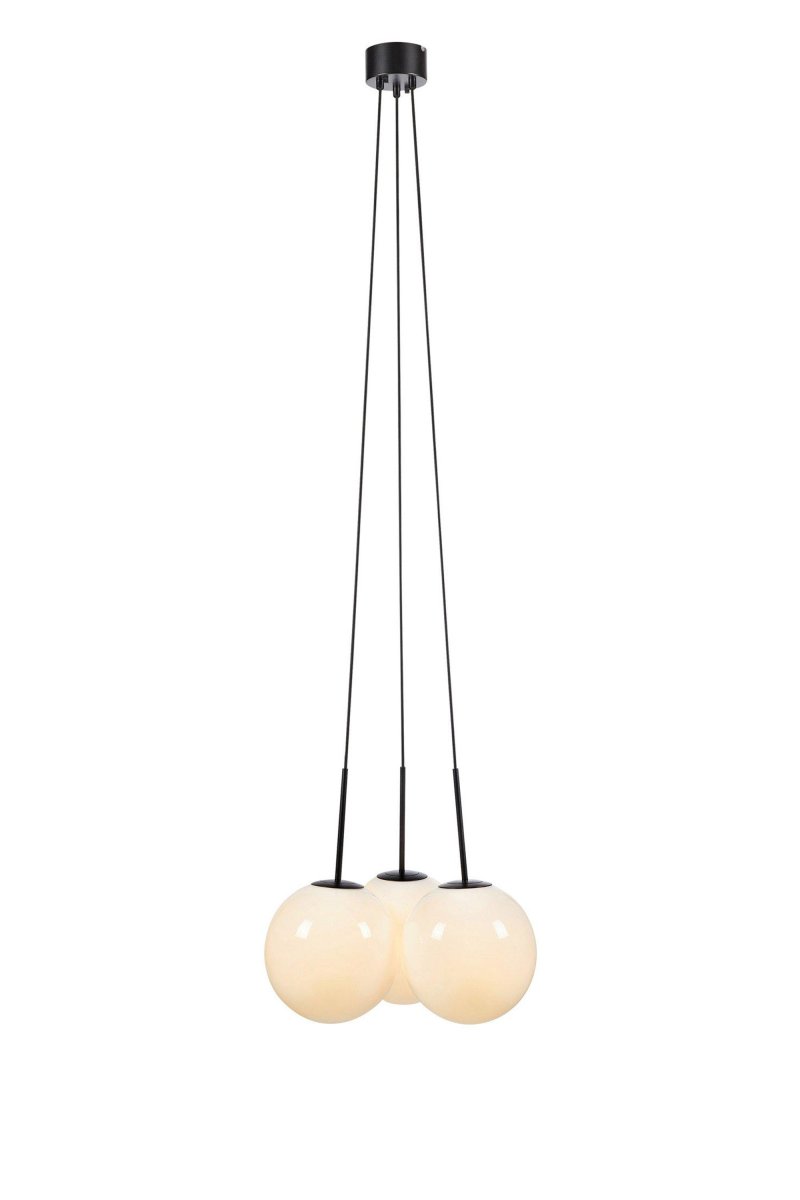 Dione Ø54 Blanco Lámpas de techo De Markslöjd - Dione est&aacute; disponible como serie con una l&aacute;mpara de mesa y una l&aacute;mpara de pie, tambi&eacute;n con cristal ahumado.