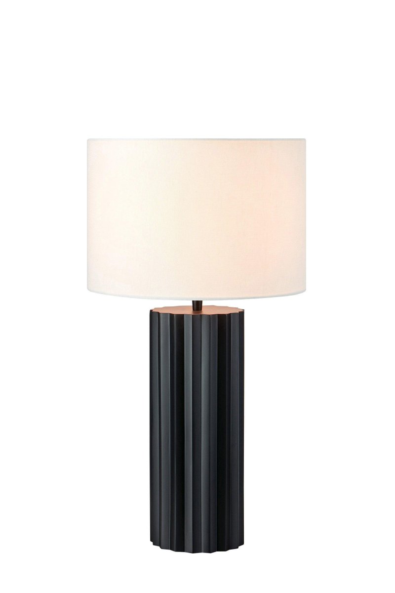 Hashira 60cm Negro lámpara de mesa De Markslöjd - La lámpara tiene un cable textil negro de 2 metros de largo con interruptor de encendido y enchufe de pared.