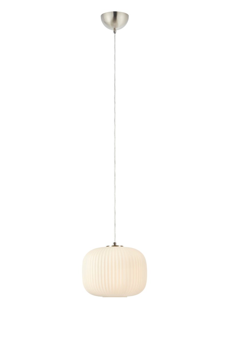 Sober Ø25 Acero Lámpas de techo De Markslöjd - Lámpara de techo atemporal con pantalla de cristal blanco y elegantes detalles de acero.
