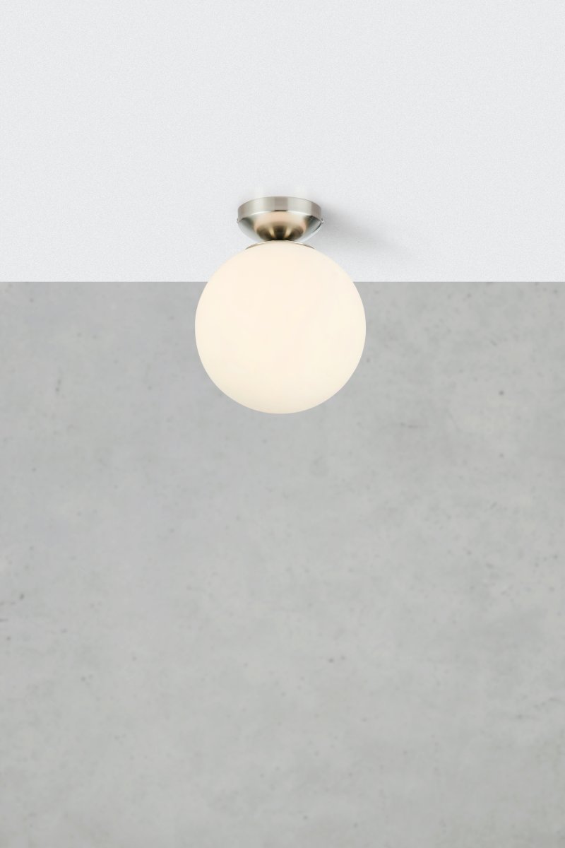 Stintino Ø20 Blanco lámpara de baño De Markslöjd - Su forma clásica y el cristal blanco proporcionan una luz suave y agradable.