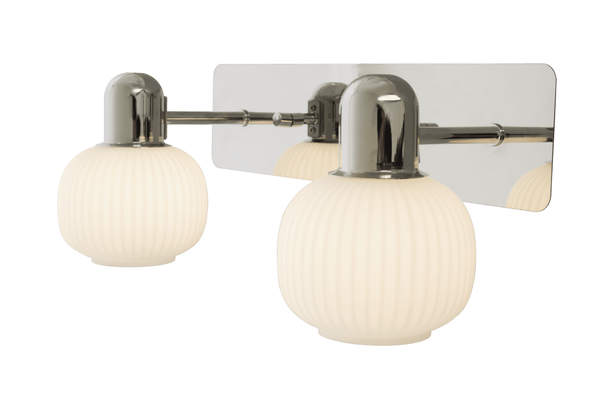 Messina 35cm Cromo lámpara de baño De Aneta Lighting - Aplique de pared Messina en cromo con 2 pantallas de cristal estriado en color blanco opal.