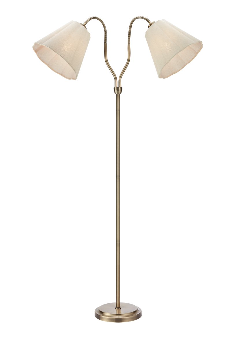 Veya 2 Latón antiguo lámpara de pie De Markslöjd - La base con efecto lat&oacute;n antiguo armoniza a la perfecci&oacute;n con las dos pantallas de tela beige, que proporcionan una luz suave y agradable.