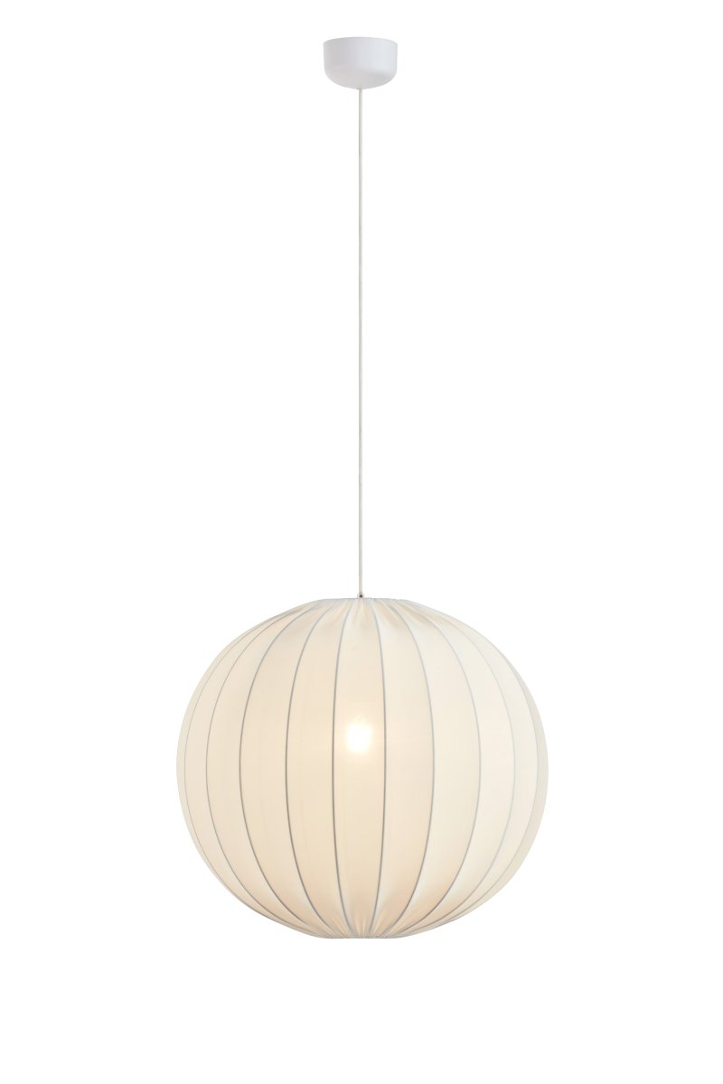 Solia Ø60 Blanco Lámpas de techo De Markslöjd - Su pantalla de tela blanca, de 60 cm de di&aacute;metro, crea una luz suave y agradable que se distribuye armoniosamente por toda la habitaci&oacute;n.